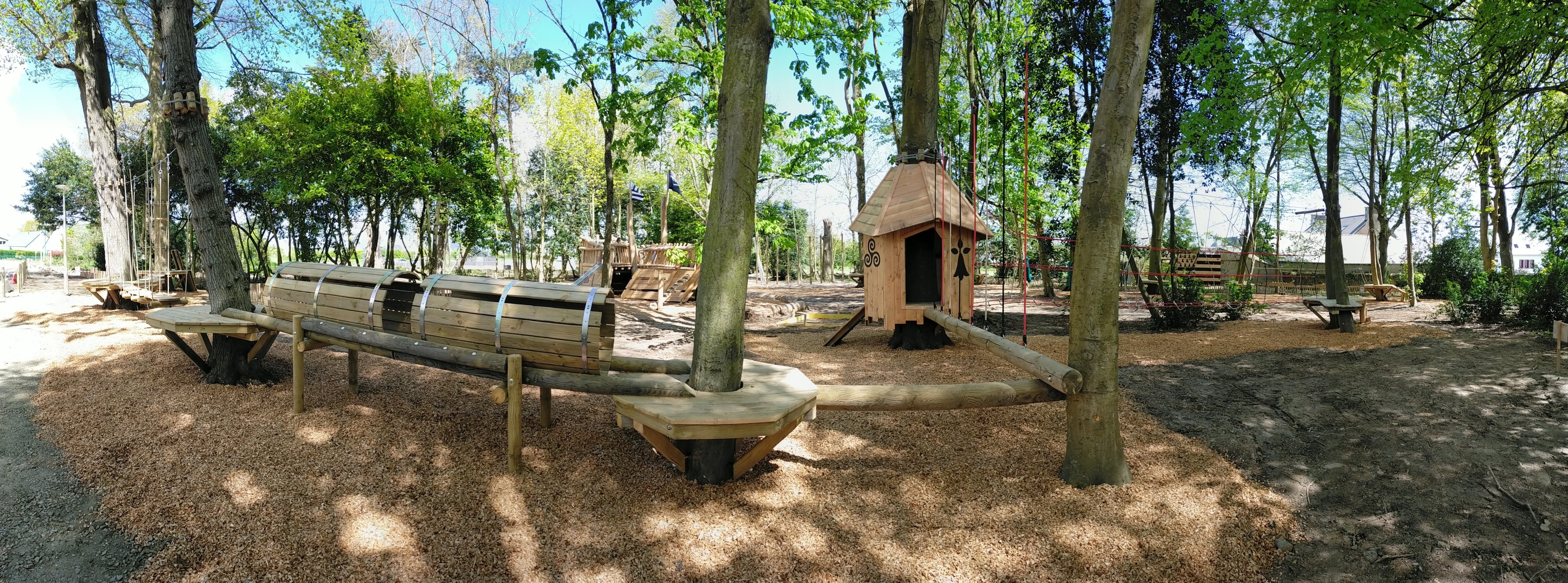 Image média: Installation d&#39;un parcours dans les arbres à Bel Air